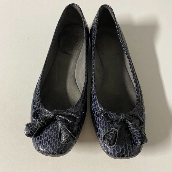 Stuart Weitzman Ballet Flat Blue Patent Leather Snake Embossed Square To… - Picture 4 of 8